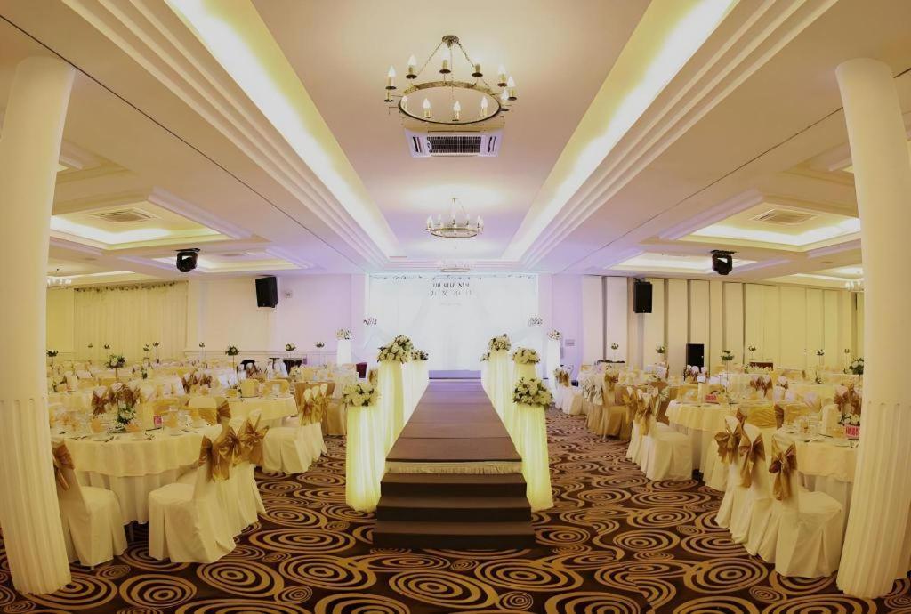 Hoa Binh Hotel Hanoi Exterior photo